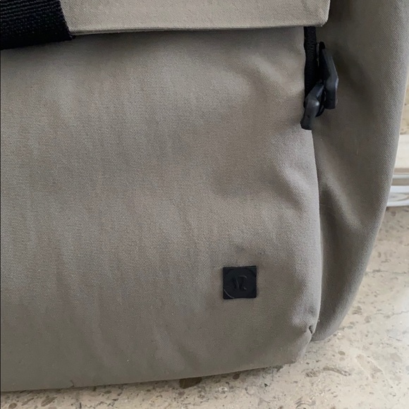 Lululemon Early Embark Duffel / 27 L - Picture 12 of 15